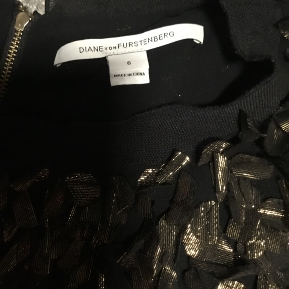 Chic Party Shirt by Diane von Furstenberg - Picture 2 of 4